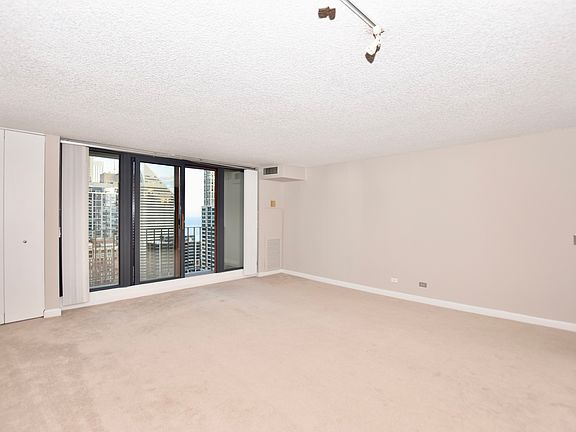 4th image of 200 N Dearborn St Unit 4104