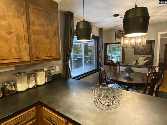 5th image of 100 Hartwood Cir