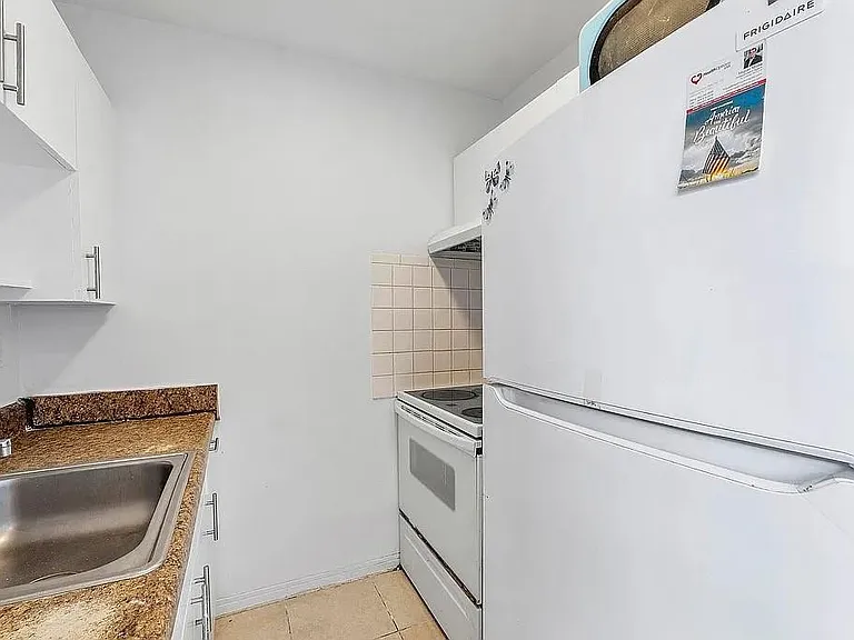 14950 N Miami Ave #6 — Photo 3