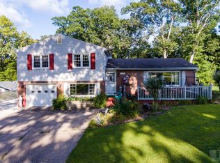 2550 Surrey Rd, Burlington, IA 52601