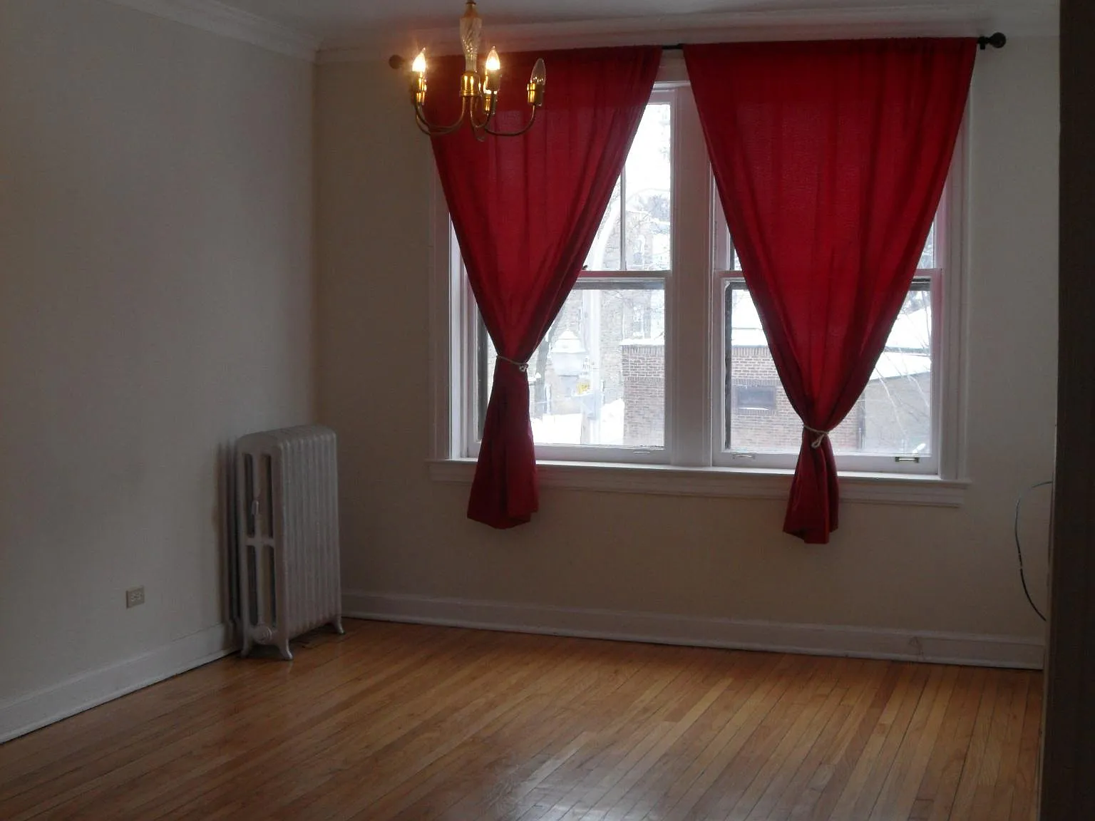 3 bed, 1.5 bath, 1300 sqft, $1,980 — Photo 2