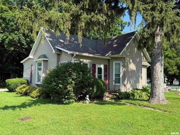 207 S Polk St, Athens, IL 62613
