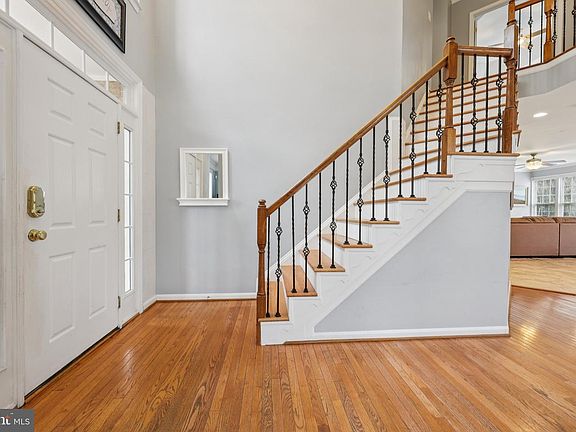 3rd image of 42852 Ridgeway Dr