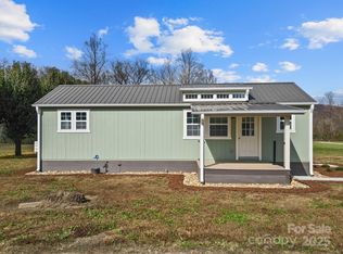 70 River Run Dr, Marion, NC 28752