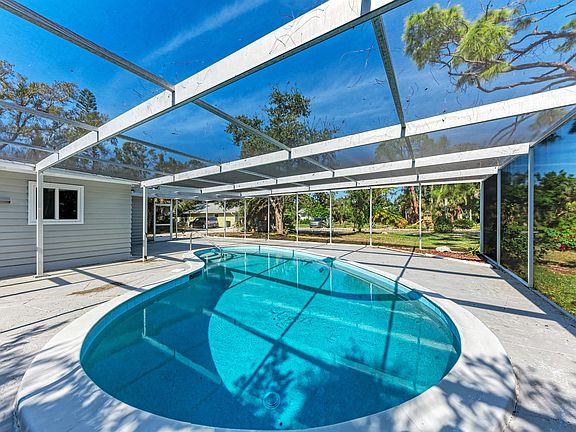 2nd image of 510 Old Venice Rd