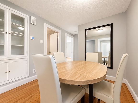 5th image of 2 Millwood Cir