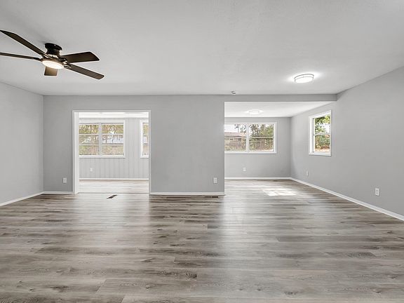 4th image of 2124 Berkshire Dr