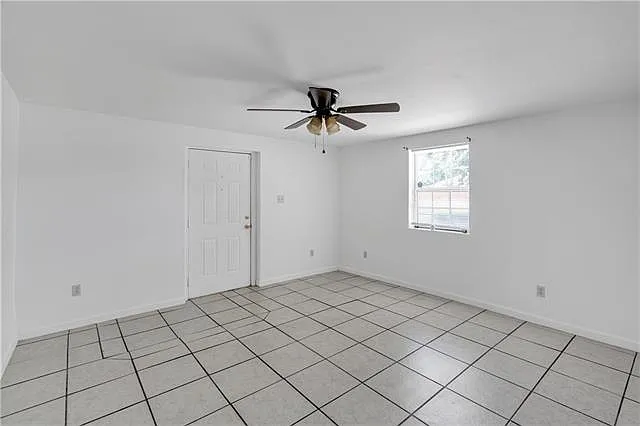 2130 N Broad St — Photo 4