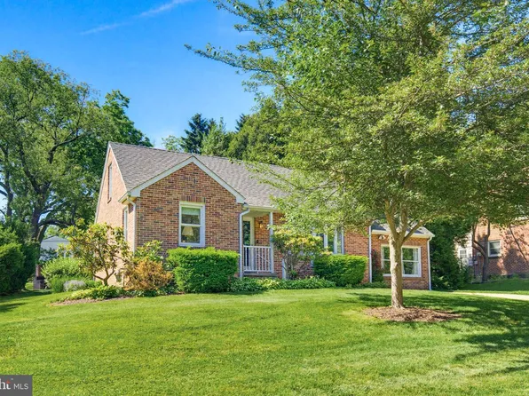 459 Waters Rd, York, PA 17403