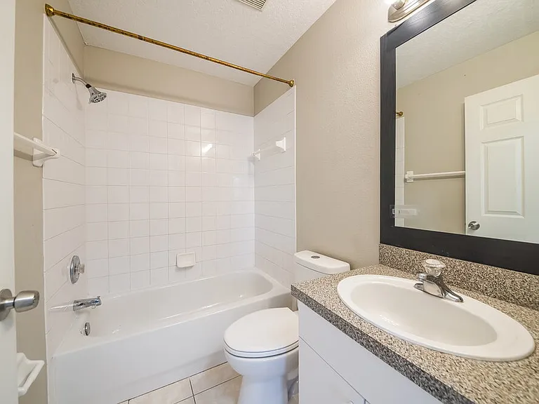 6010 33rd Dr E — Photo 15