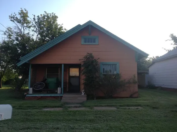 413 W Garrison Ave, Electra, TX 76360