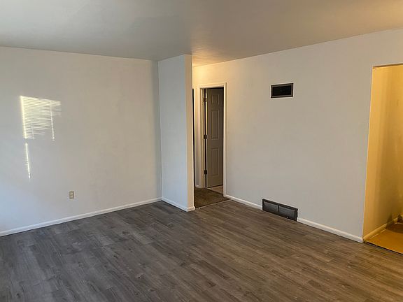 3rd image of 203 N Meade Ave #2
