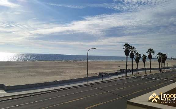 3rd image of 349 E Surfside Dr