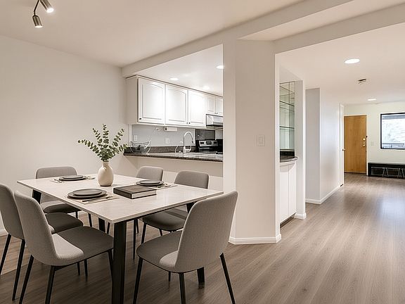 5th image of 3098 Rue D'orleans #227