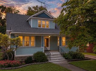 134 N Kelly St, Hobart, IN 46342