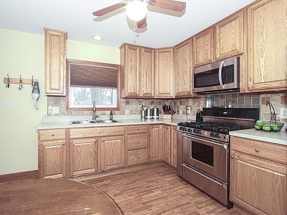 2nd image of 80 Saratoga Ct