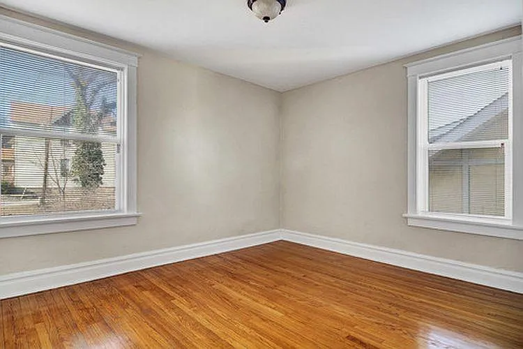 1369 McCausland Ave #2N — Photo 6