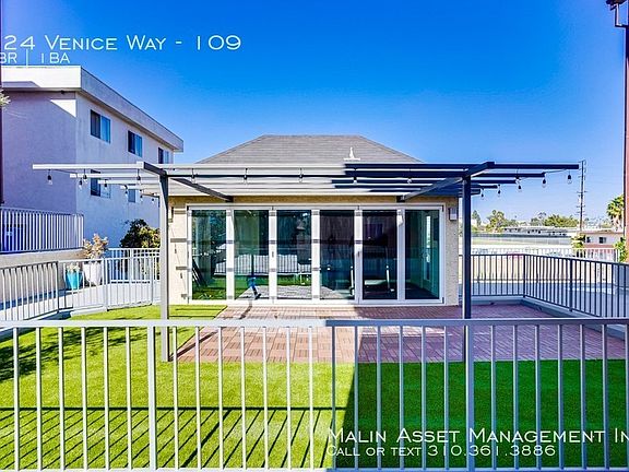 4th image of 524 Venice Way #109