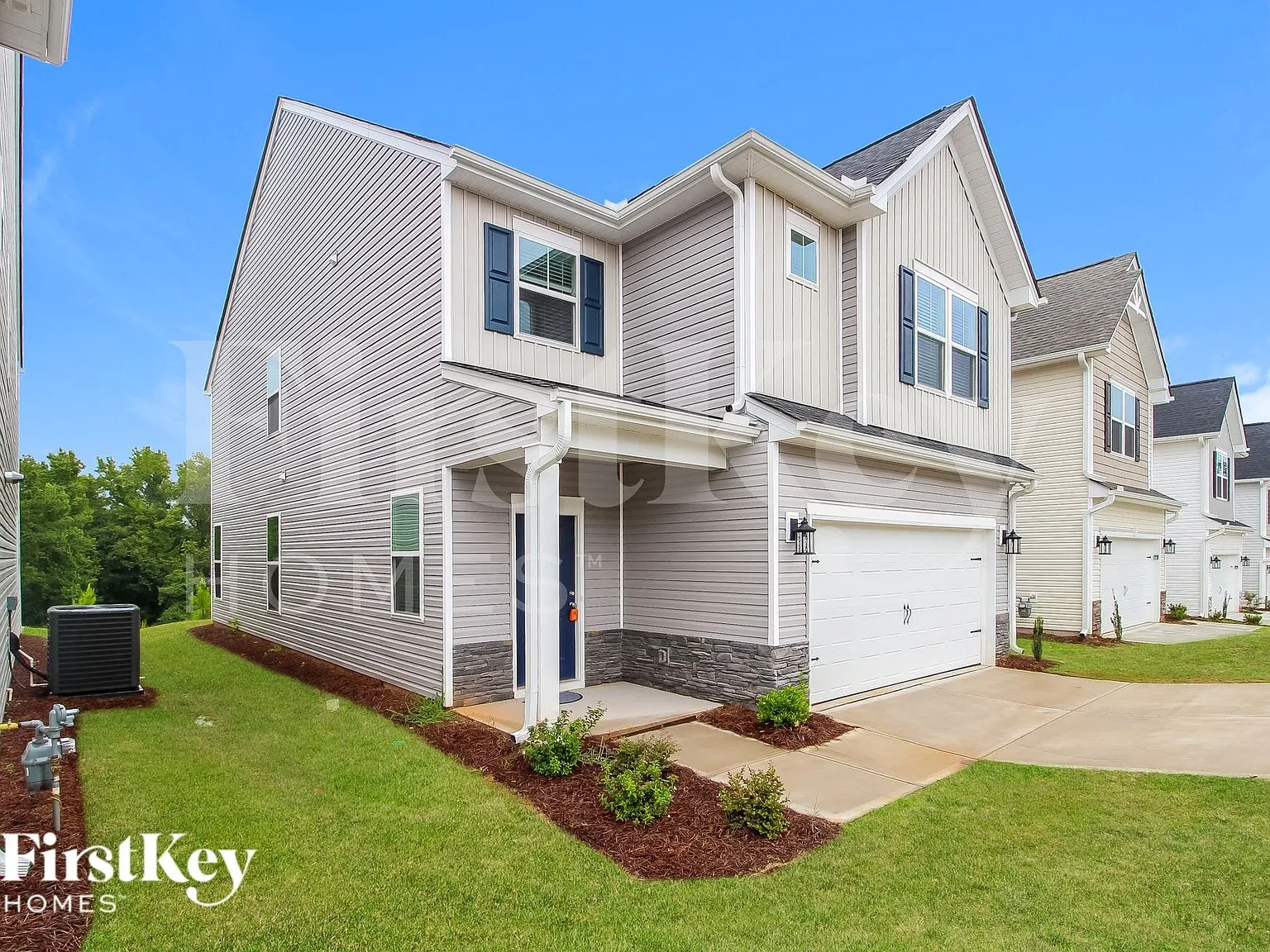 3 bed, 2.5 bath, 2250 sqft, $2,210 — Photo 2