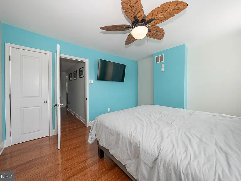 1916 S Alder St — Photo 22