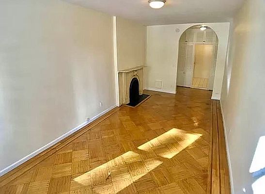 2nd image of 48 W 50th St #4C
