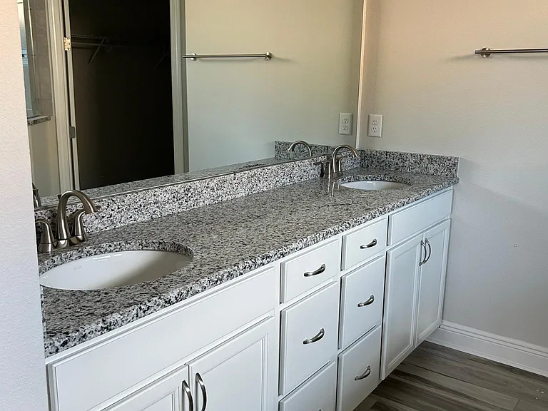 524 W Doerr Path — Photo 19