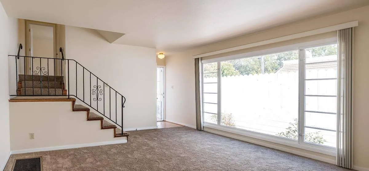 6258 Cypress Ave — Photo 2