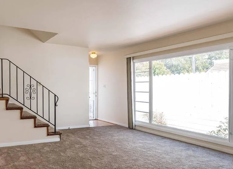 6258 Cypress Ave — Photo 2