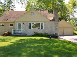 1420 Woodside Ln, Elm Grove, WI 53122