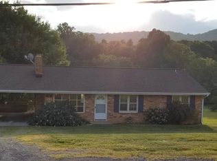 751 Laymantown Rd, Troutville, VA 24175