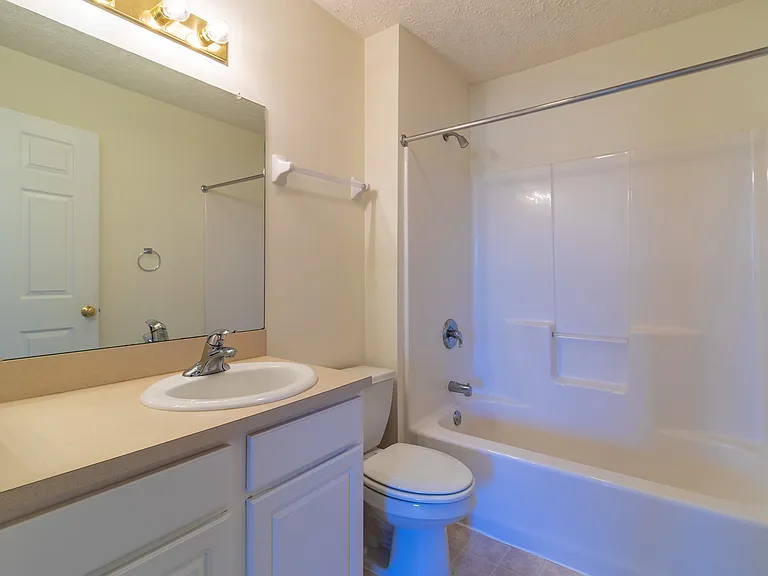 4465 Burbank Rd — Photo 4