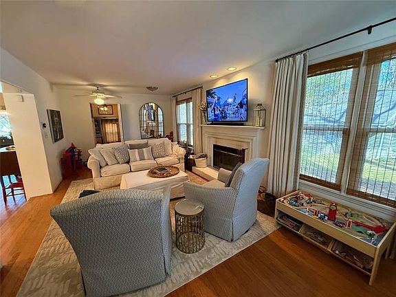 3rd image of 2639 Ridgemore Rd NW