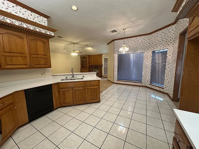 5524 Woodmont Dr — Photo 22