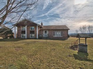 682 Stock Farm Rd, Lake Ariel, PA 18436
