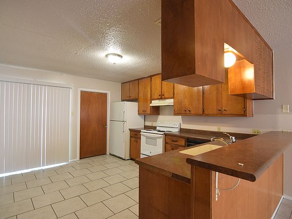 3rd image of 1231 W Avenue J