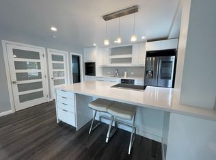 6153 Kalanianaole Hwy #1, Honolulu, HI 96821