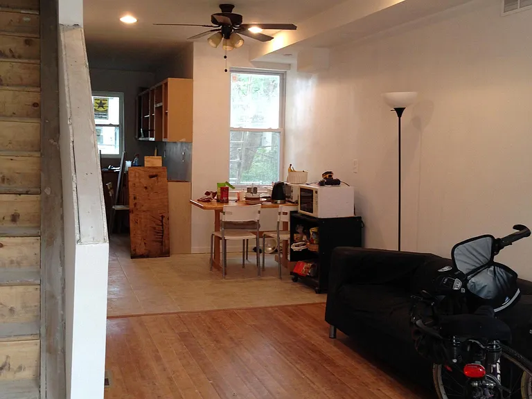 3827 Mount Vernon St #1 — Photo 2