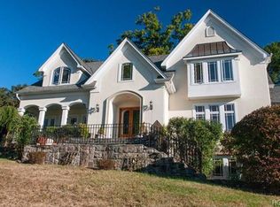 4 Katavolos Dr, Tomkins Cove, NY 10986