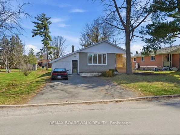 1279 Adirondack Dr, Ottawa, ON K2C 2V7