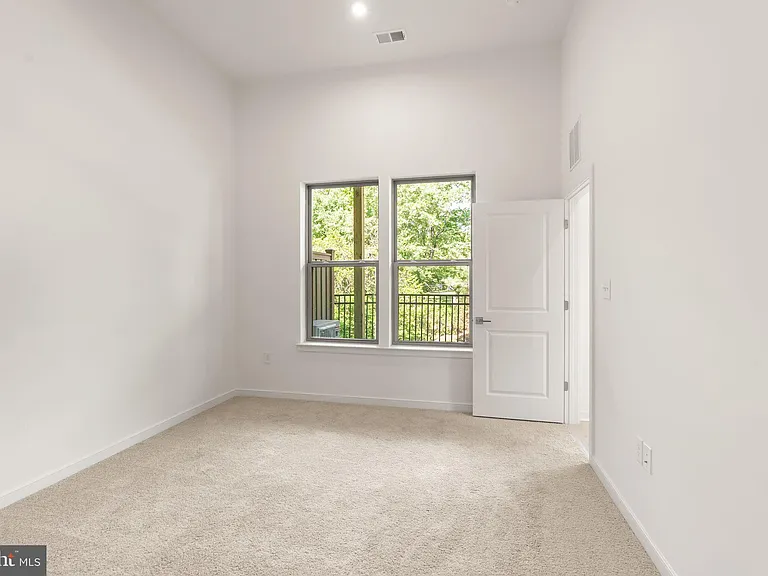 6230 Folly Ln — Photo 48
