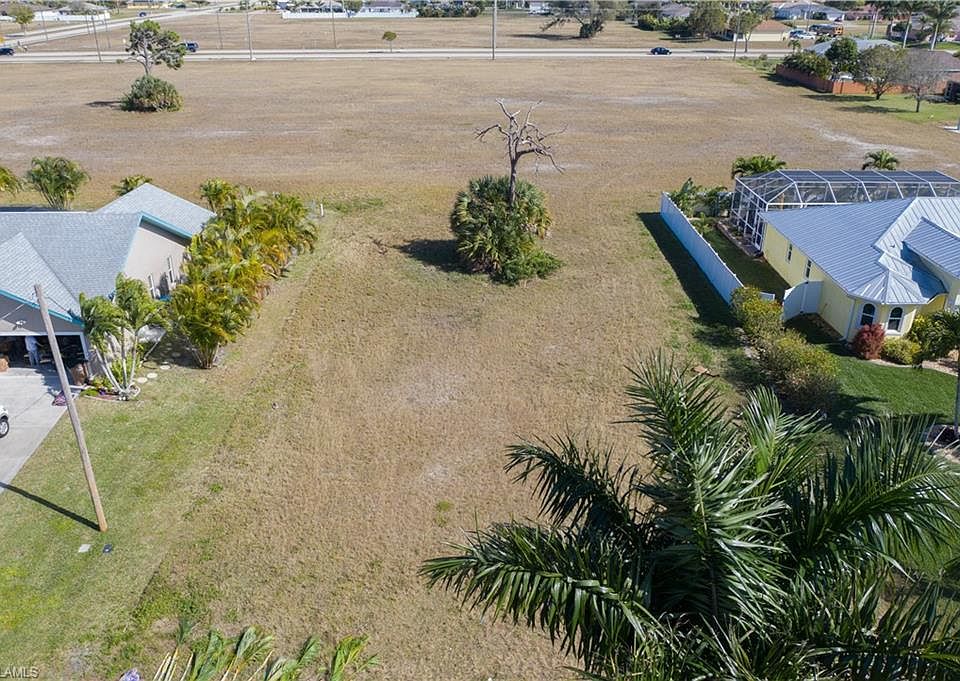 1st image of 4307 SW 21st Pl