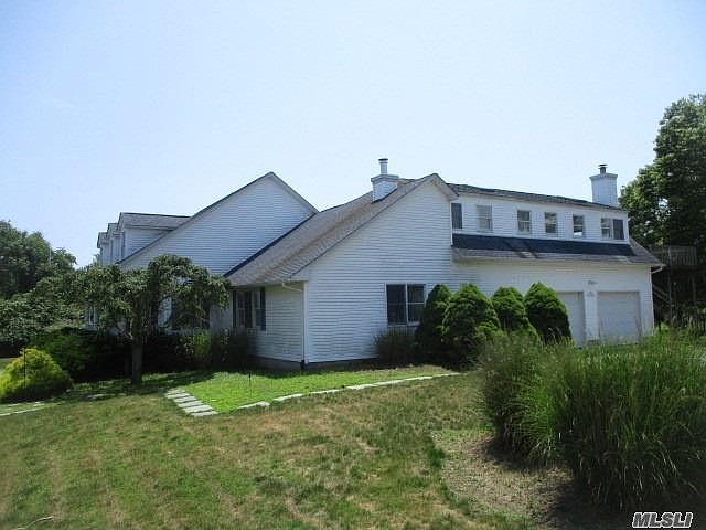 2nd image of 26 Tuthill Point Rd