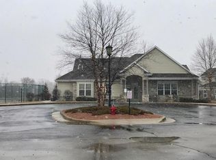 N16W26401 Meadowgrass Cir, Pewaukee, WI 53072