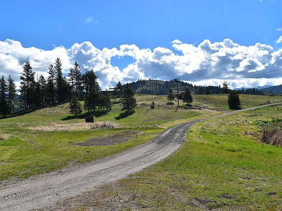 5th image of 25 Deer Lake Rd
