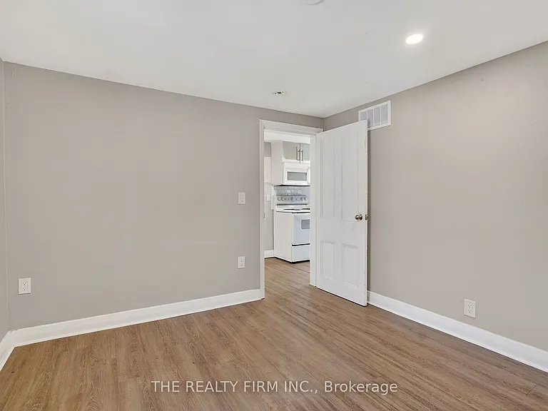 312 Piccadilly St #4 — Photo 8