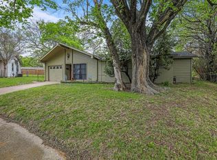 1901 Shorecrest Cir, Arlington, TX 76010
