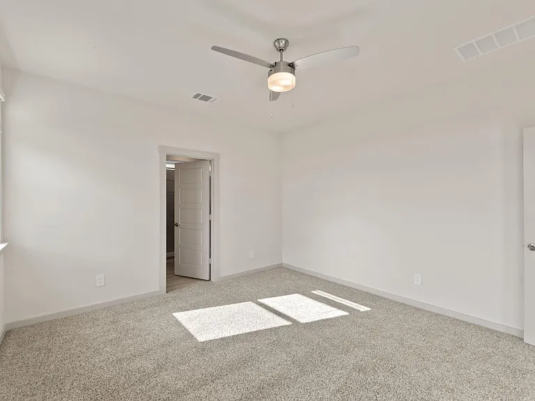 237 Ashford St — Photo 15