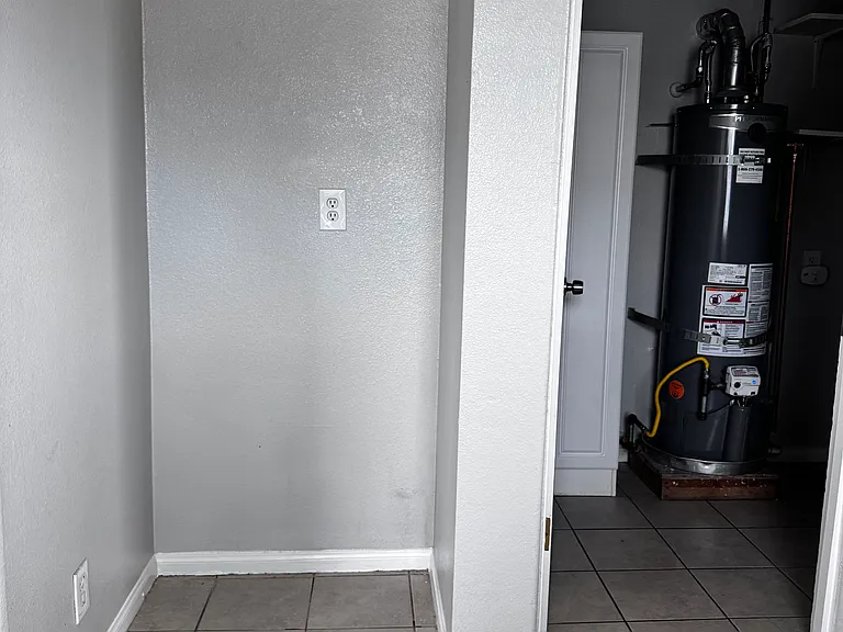 3961 Brockton Ave #4 — Photo 10