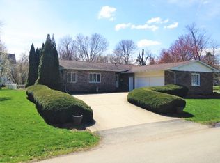 521 W High St, Farmer City, IL 61842