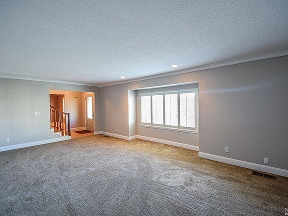 3rd image of 1778 Burbank Ct
